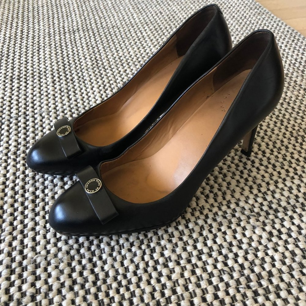 Marc Jacobs black leather heels